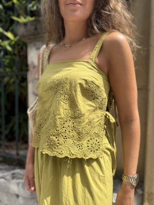 Top tirantes bordados verde