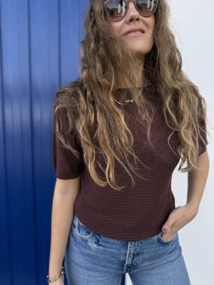 Top punto calado marrón