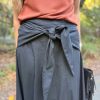 Falda midi lazada negra - Thumbnail Image 1