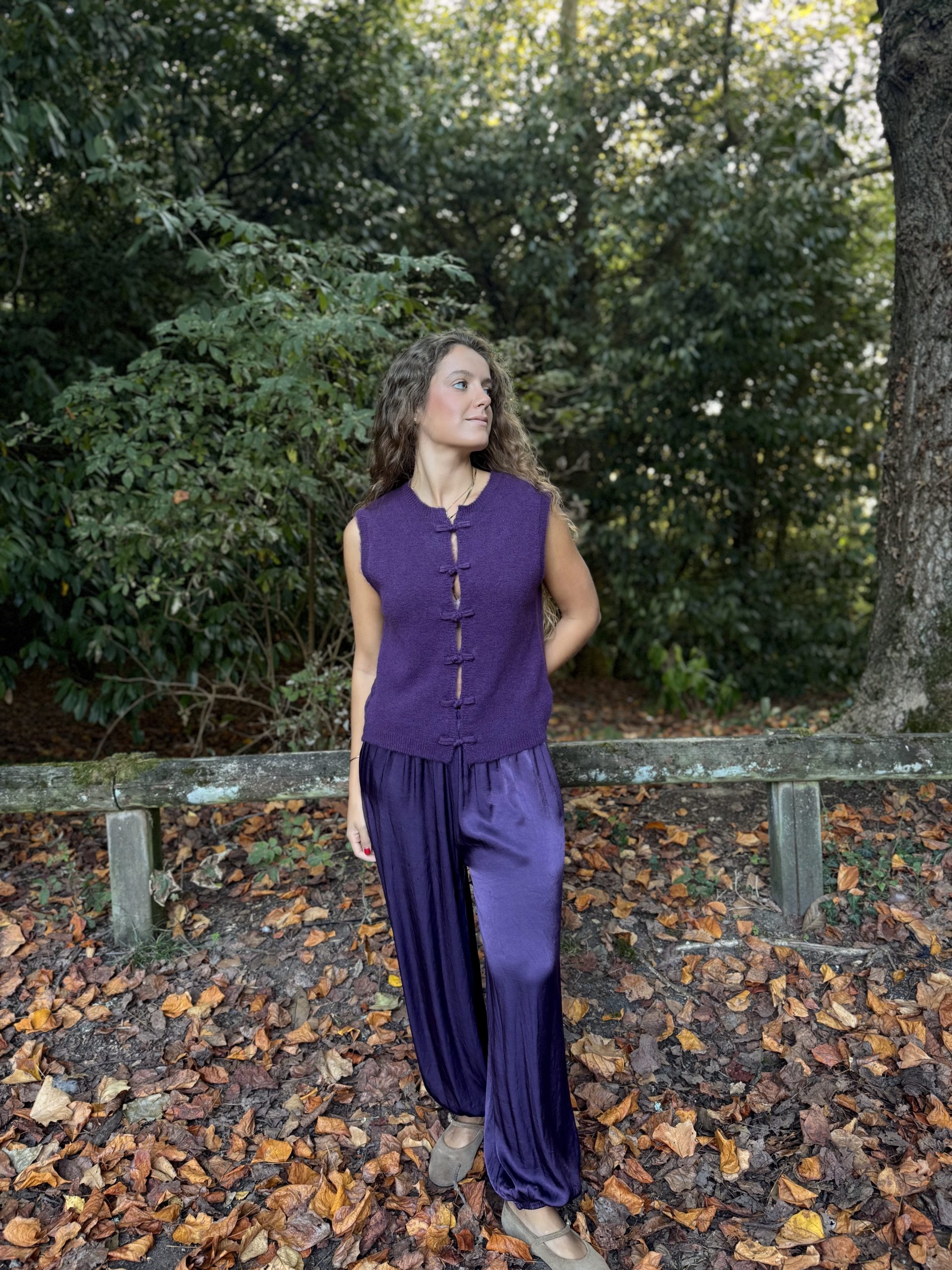 Pantalón bombacho satinado morado - Imagen 1