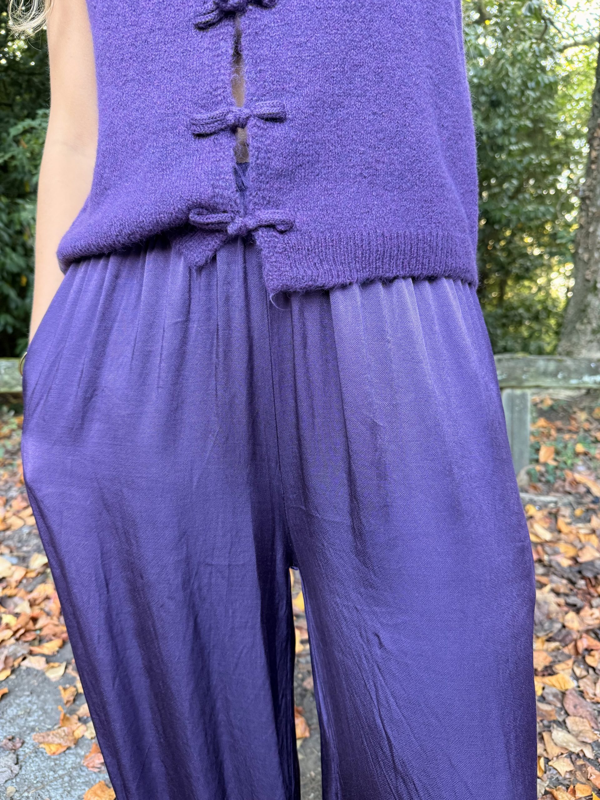 Pantalón bombacho satinado morado - Imagen 4